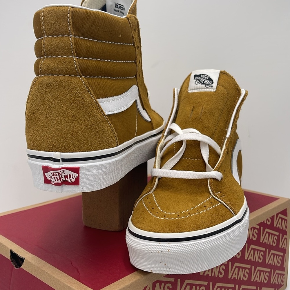 Vans Men’s High-Top Sneakers in Mustard White Sk8-Hi
Color Theory Golden Brown - Picture 10 of 16